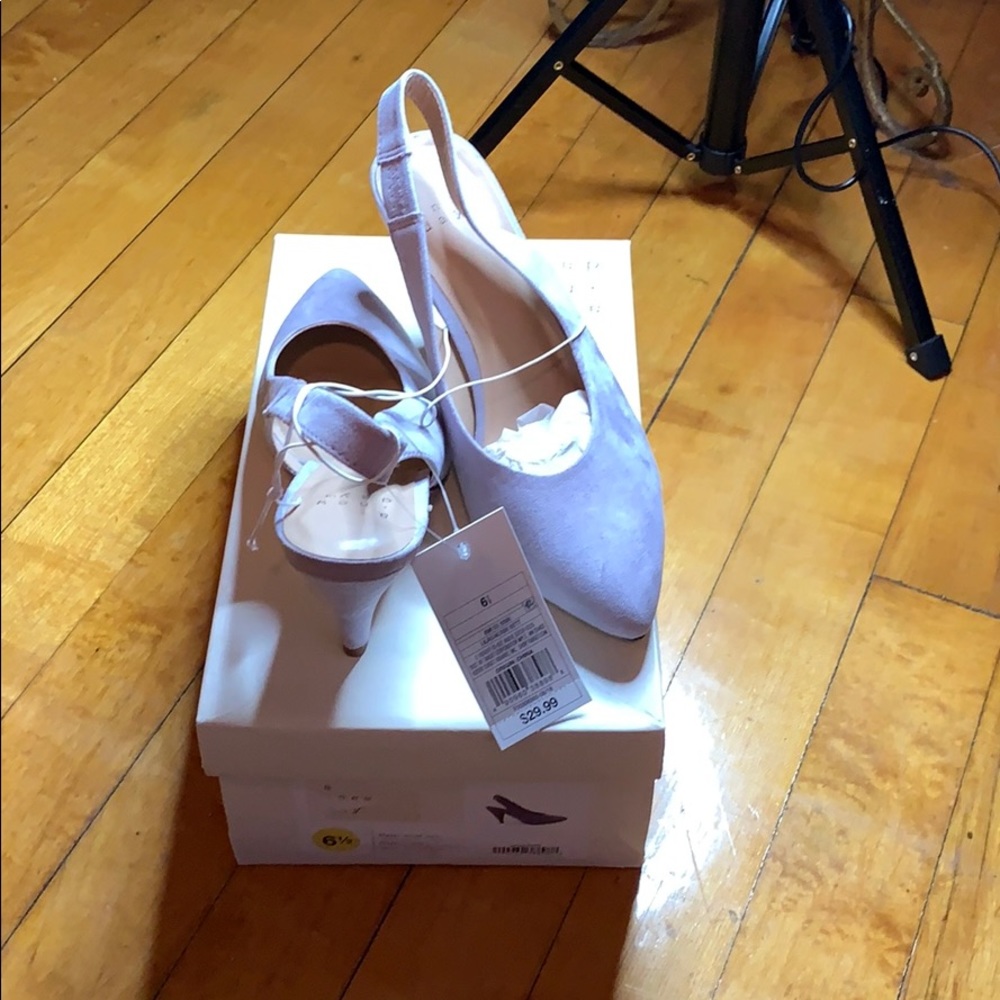 Suede lavender heel